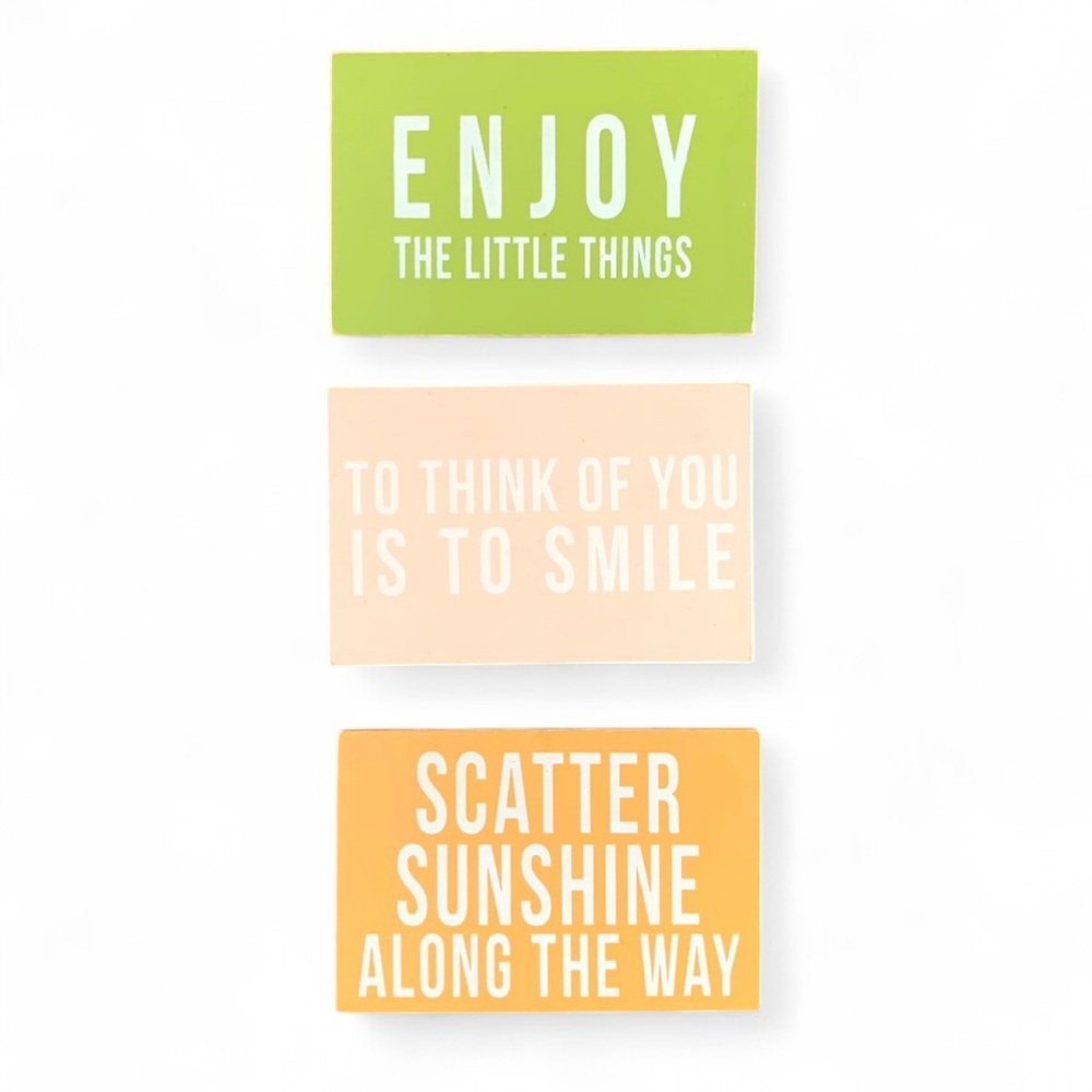Happy inspirational quotes pastel colored and white wooden postcards set of 3